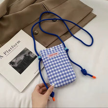 Cargar imagen en el visor de la galería, Bandolera Estampado Vichy - MissFundas 