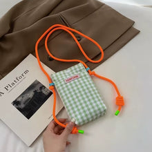 Cargar imagen en el visor de la galería, Bandolera Estampado Vichy - MissFundas 