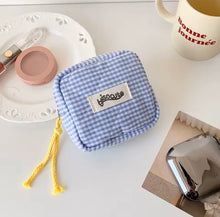 Cargar imagen en el visor de la galería, Mini Bolsa de Maquillaje Vichy - MissFundas 