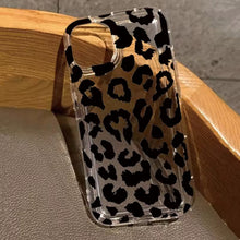 Cargar imagen en el visor de la galería, Funda Transparente Animal Print - MissFundas 